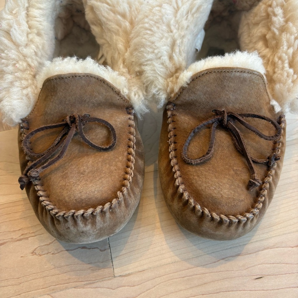 UGG Alina Sheepskin Moccasin Slippers Chestnut Cozy Fur Lined House Shoes US 7 - Picture 8 of 11